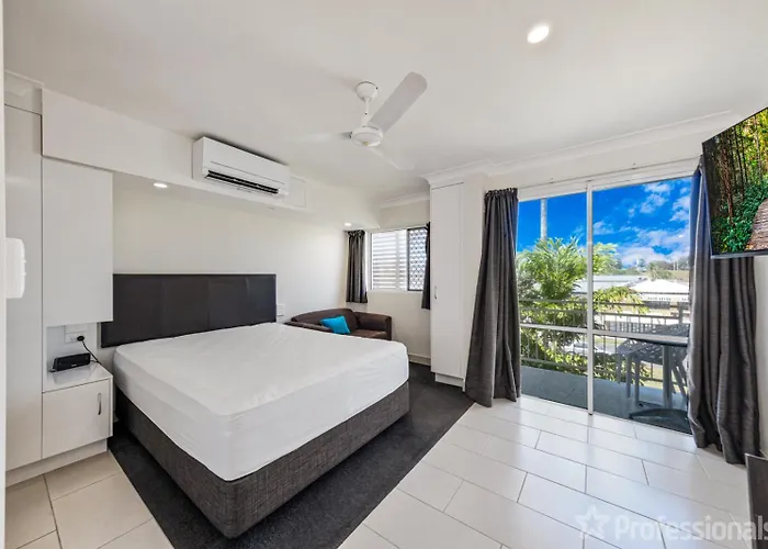 Superior Studio 17 Endeavour